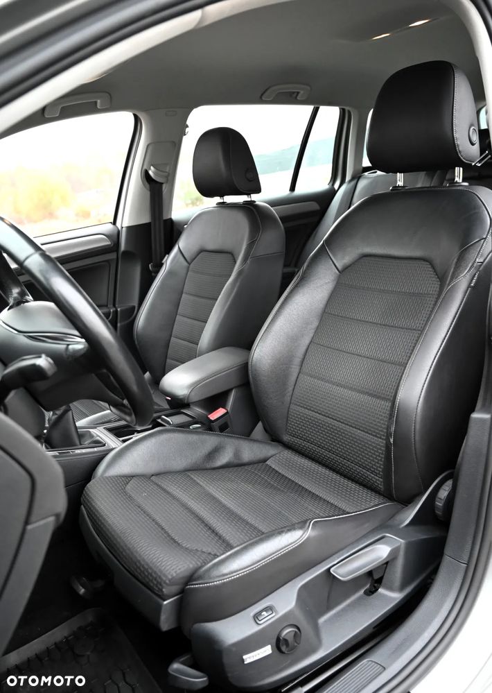 Volkswagen Golf Variant ver-vii-1-6-tdi-bluemotion-trendline - 25