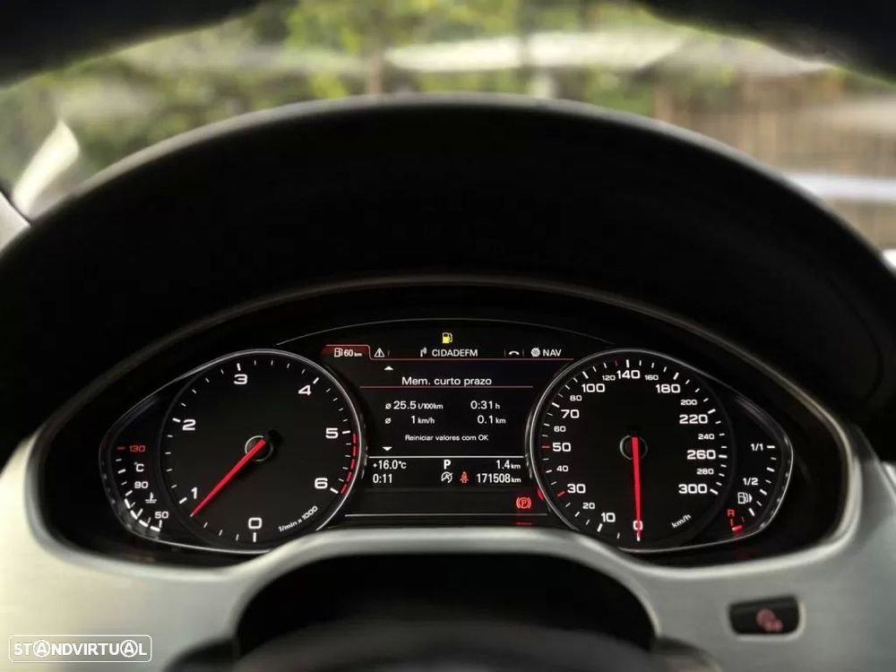 Audi A8 3.0 TDI V6 quattro Clean Exclusive - 37