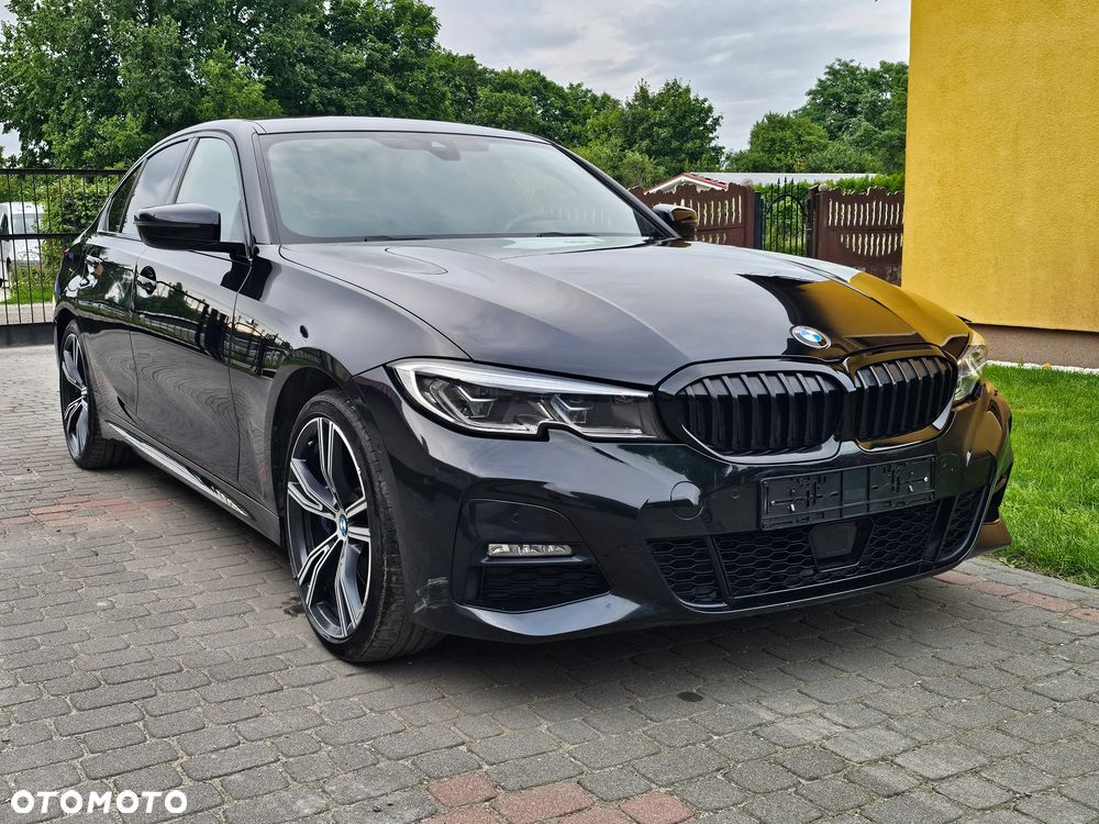 BMW Seria 3 330e M Sport - 1