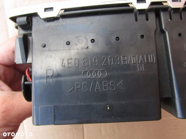 Audi A8 D3 lift Kratka nawiewu środkowa 4E0819203B - 4