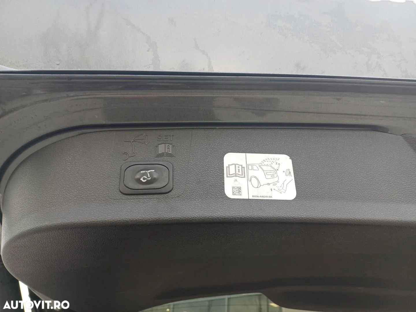 Ford Kuga 2.0 TDCi 4WD Powershift Vignale - 17