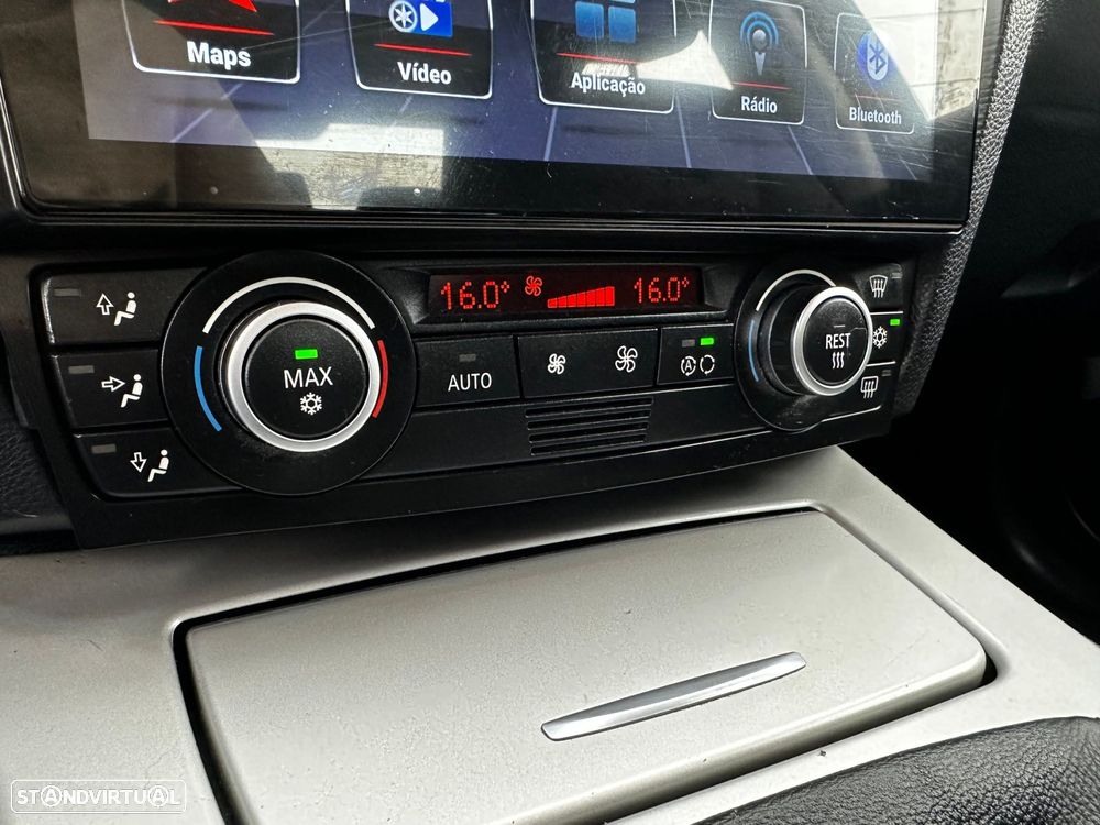 BMW 318 d Dynamic - 23