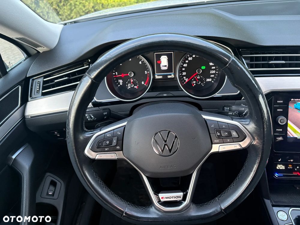 Volkswagen Passat 2.0 TDI 4Mot Elegance DSG - 9