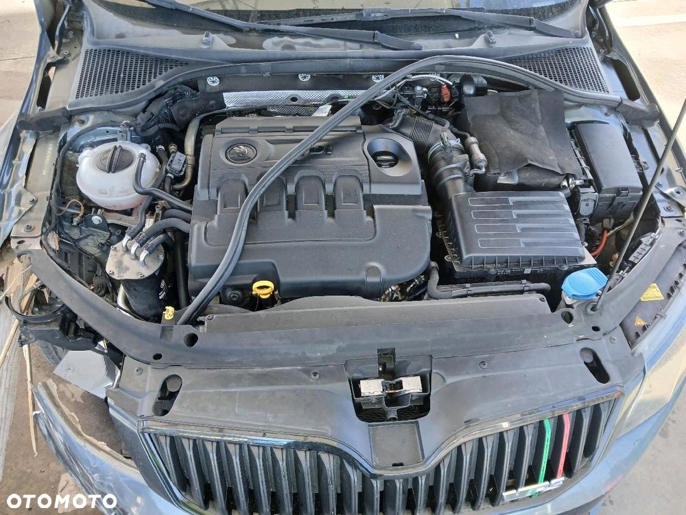 Skoda Octavia 2.0 TDI RS DSG - 8