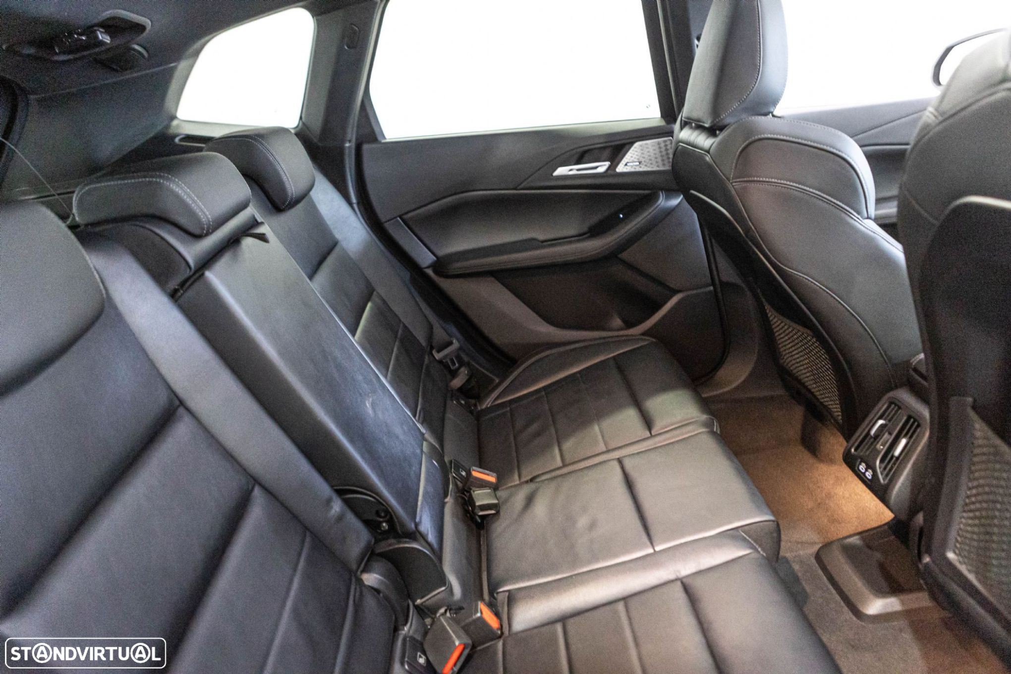 BMW 218 Active Tourer i Pack Desportivo M Auto - 12