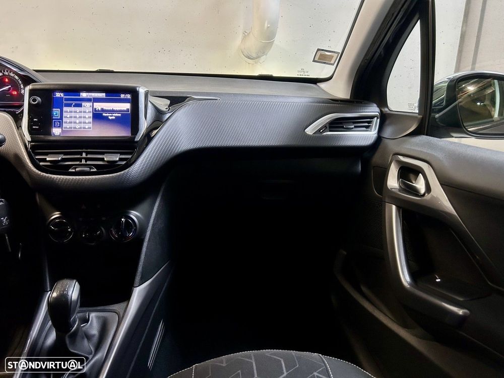 Peugeot 2008 1.2 PureTech Style - 17
