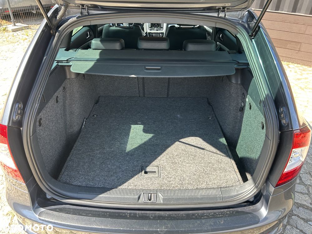 Skoda Octavia 2.0 TSI DSG RS - 30