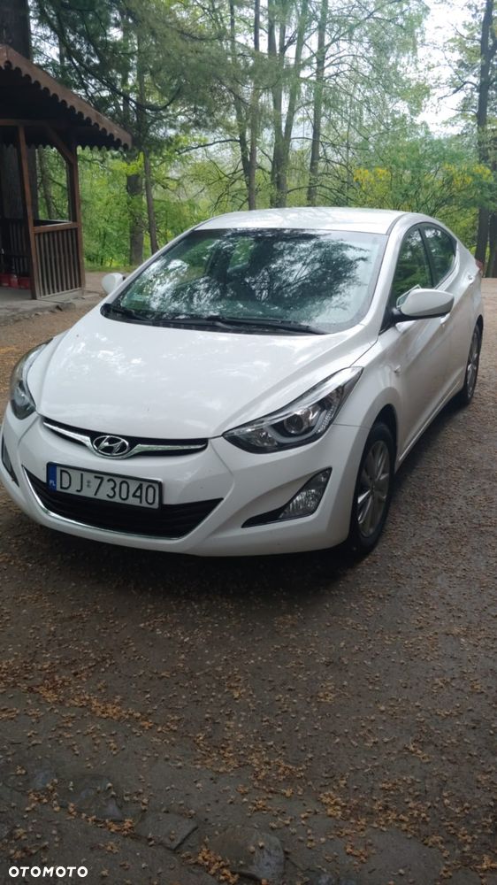 Hyundai Elantra - 1