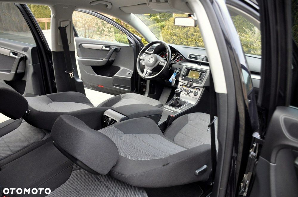 Volkswagen Passat - 24