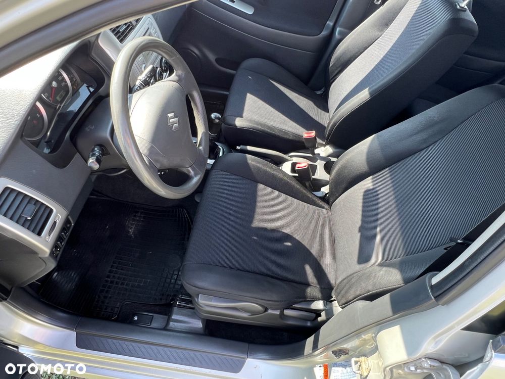 Suzuki Liana 1.6 Comfort - 9