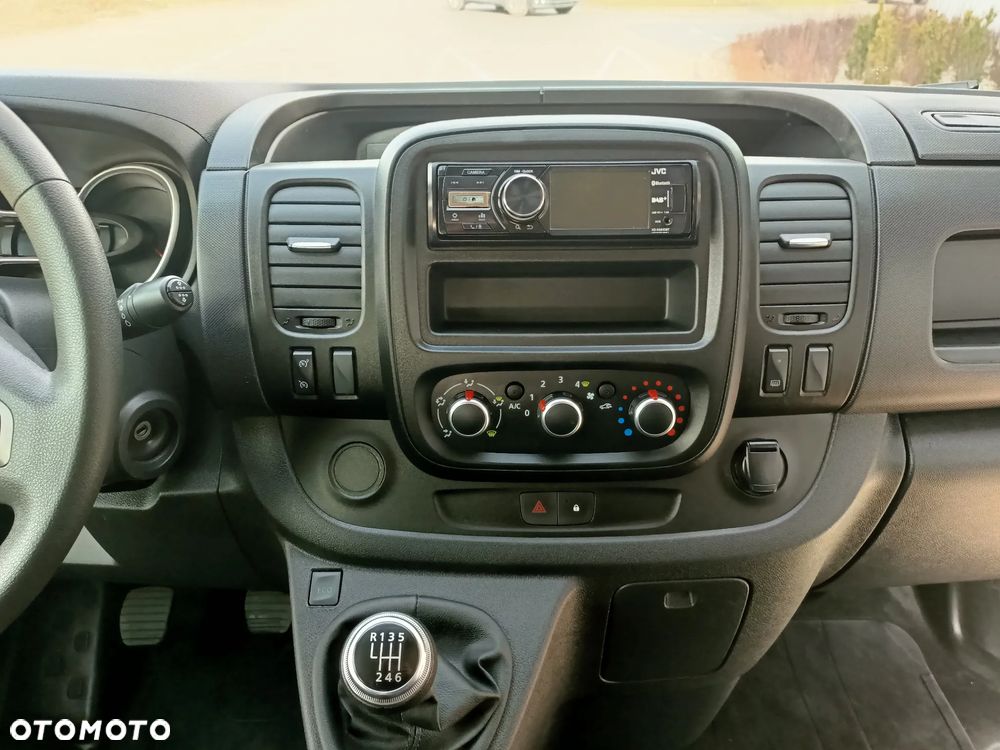 Renault TRAFIC 2.0 DCI LONG 6-OSOBOWO-CIĘŻAROWY - 29