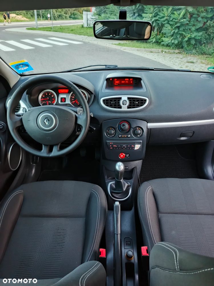 Renault Clio - 8