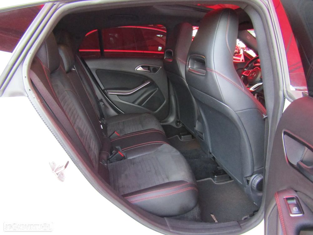 Mercedes-Benz CLA 200 d Shooting Brake AMG Line - 5