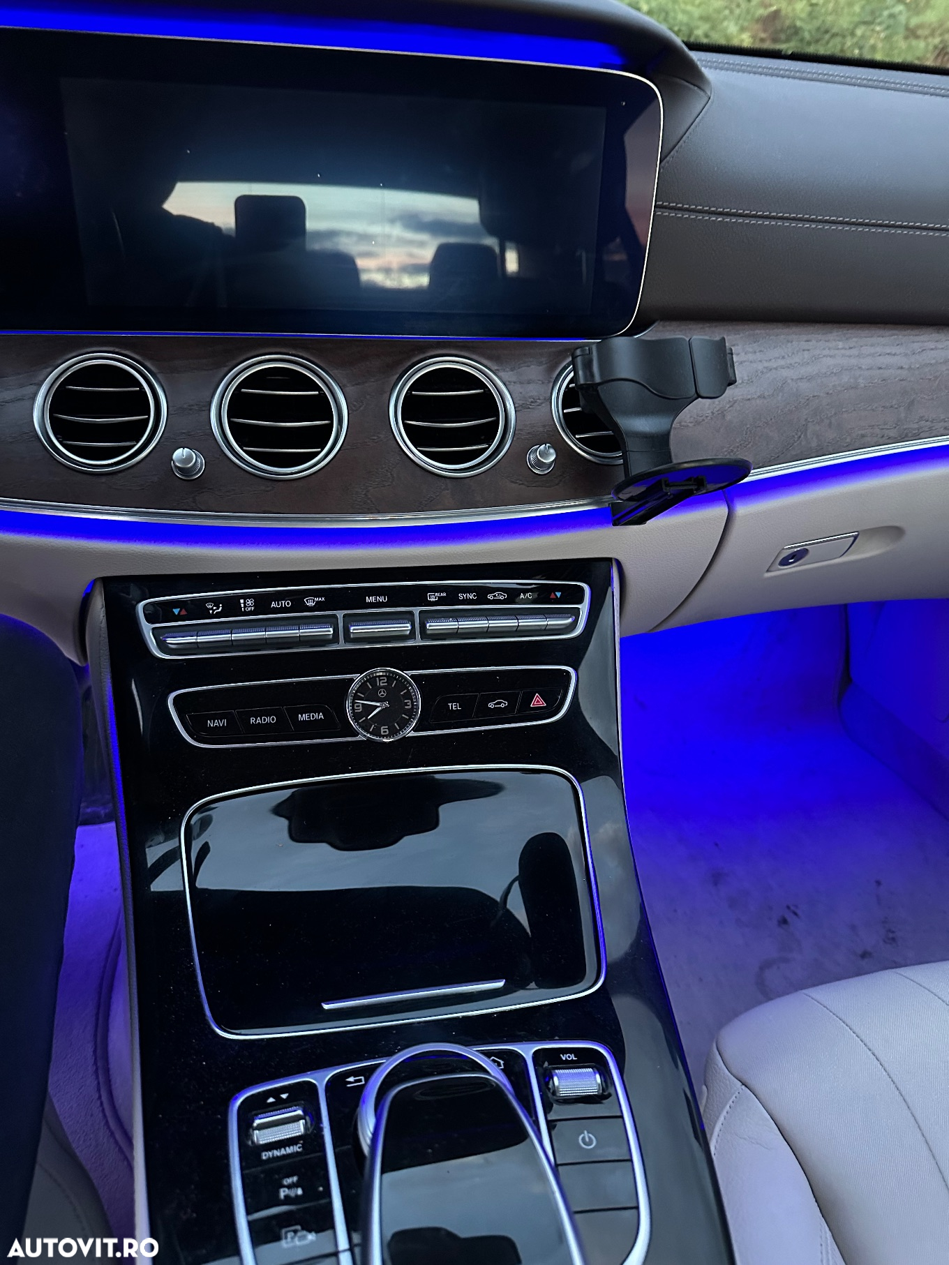 Mercedes-Benz E 400 T 4Matic 7G-TRONIC Avantgarde - 4