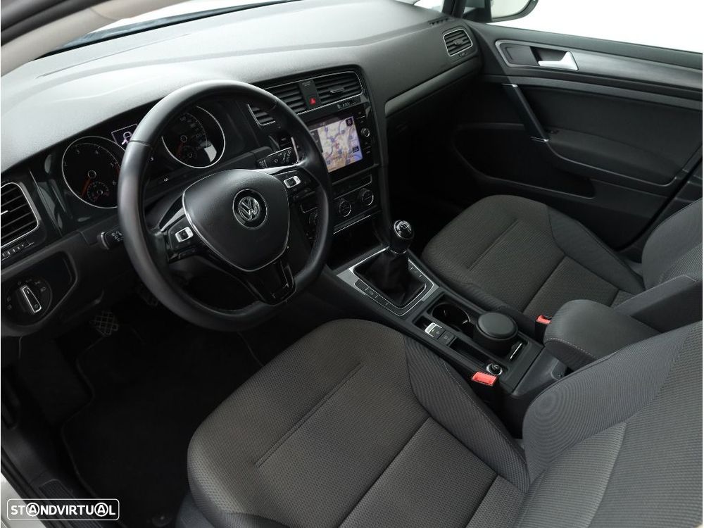 VW Golf Variant 1.6 TDi Confortline - 23