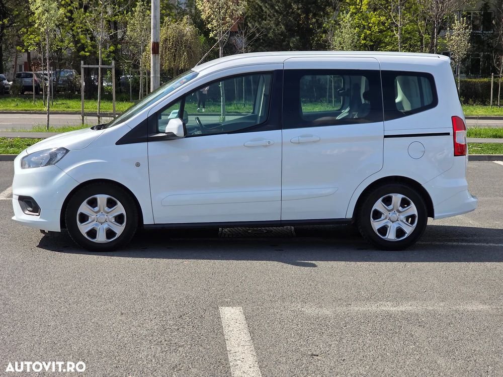 Ford Tourneo Courier 1.5 TDCi Titanium - 12