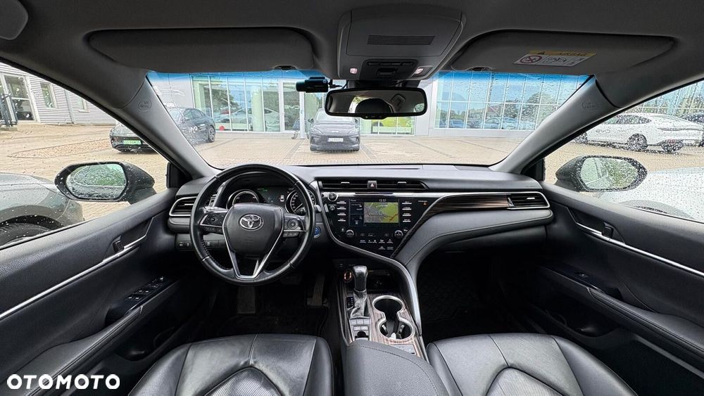Toyota Camry - 6