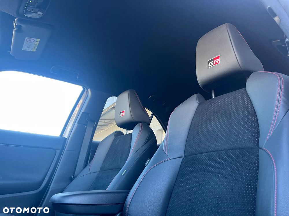 Toyota Yaris Cross 1.5 VVT-i GR Sport - 17