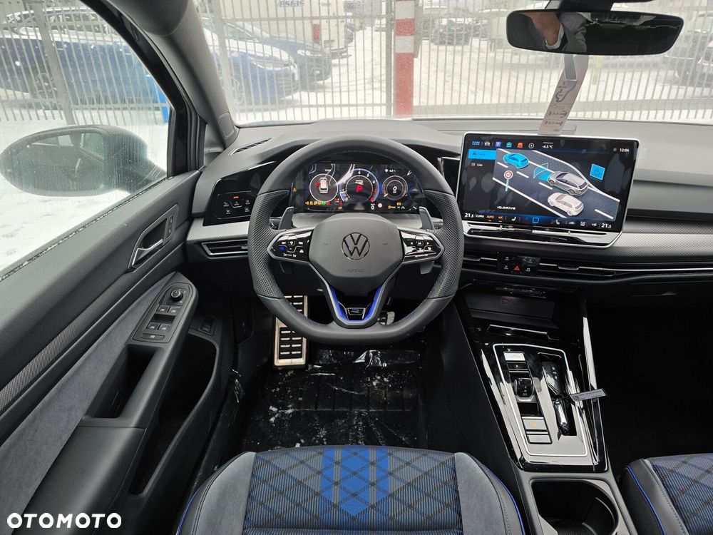 Volkswagen Golf - 22