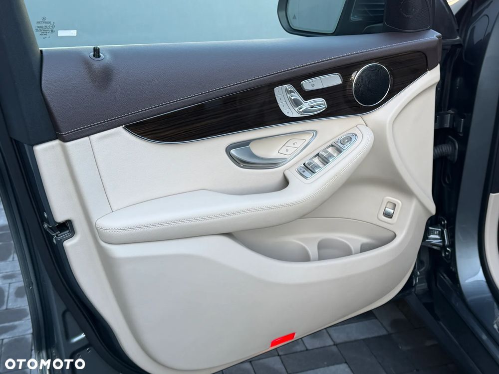 Mercedes-Benz GLC 300 de 4-Matic Business Edition - 17