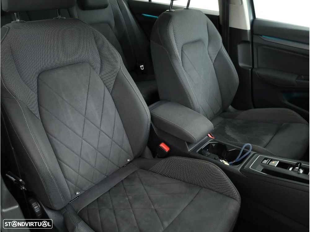 VW Golf 1.4 TSI e-Hybrid DSG - 24