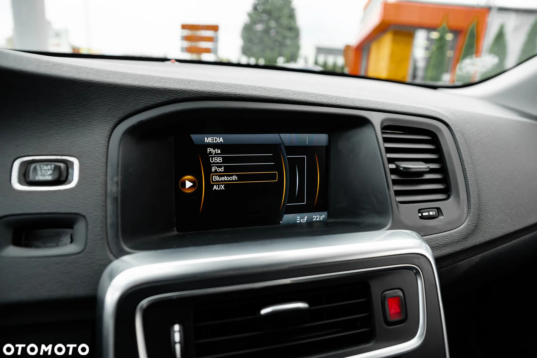 Volvo V60 D5 AWD R-Design - 30