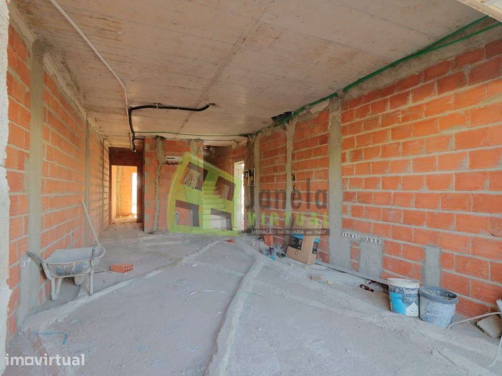 Moradia Geminada T3 em Construção | Fernão Ferro - Grande imagem: 5/16