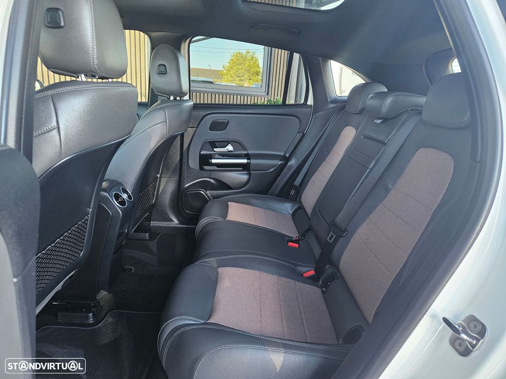 Mercedes-Benz EQA 300 4Matic Electric Art - 34