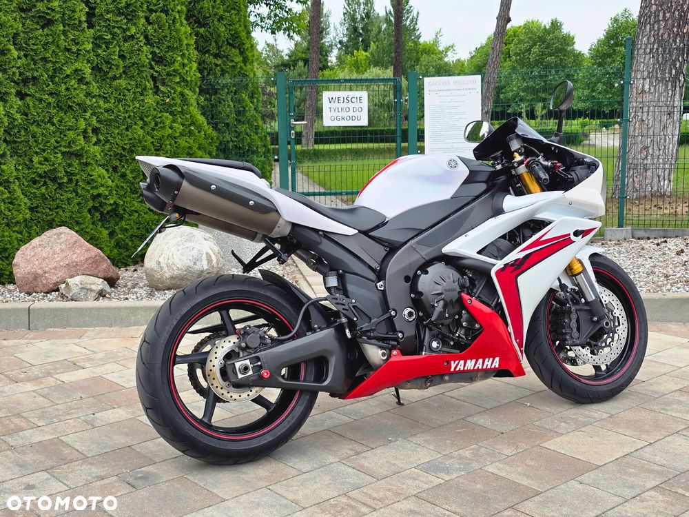 Yamaha R1 - 5