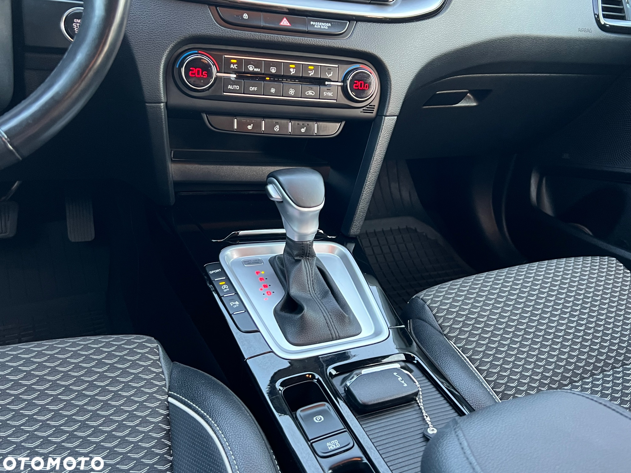 Kia XCeed - 33