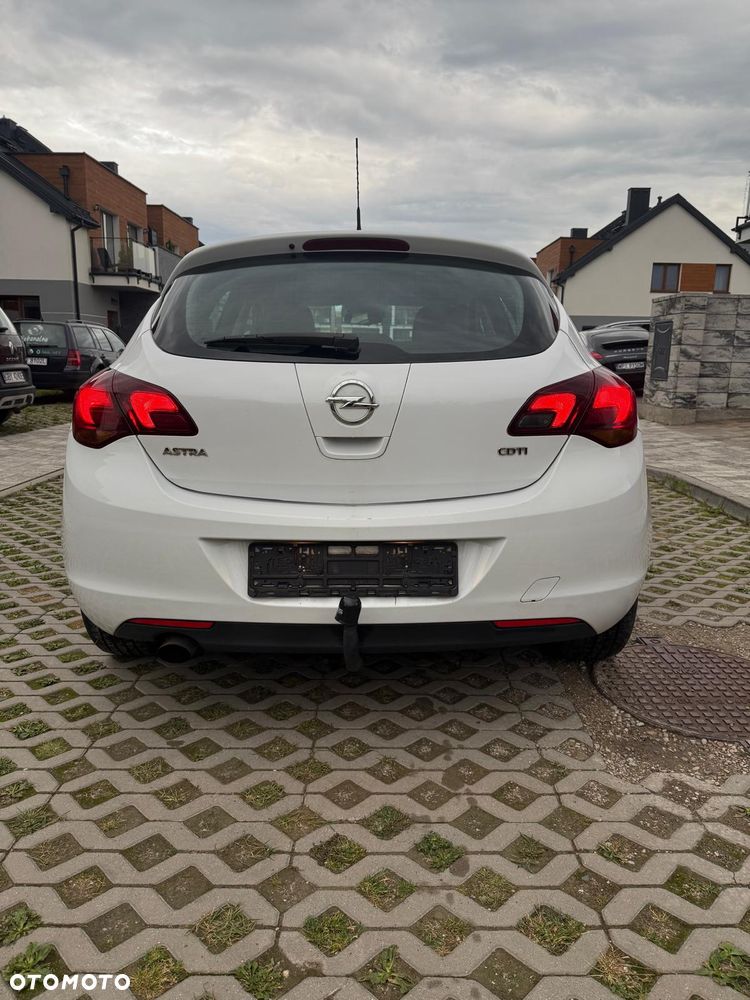 Opel Astra 2.0 CDTI Cosmo - 23