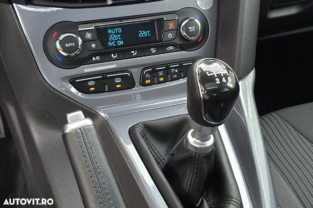 Ford Focus 1.0 EcoBoost Start Stop Titanium - 23