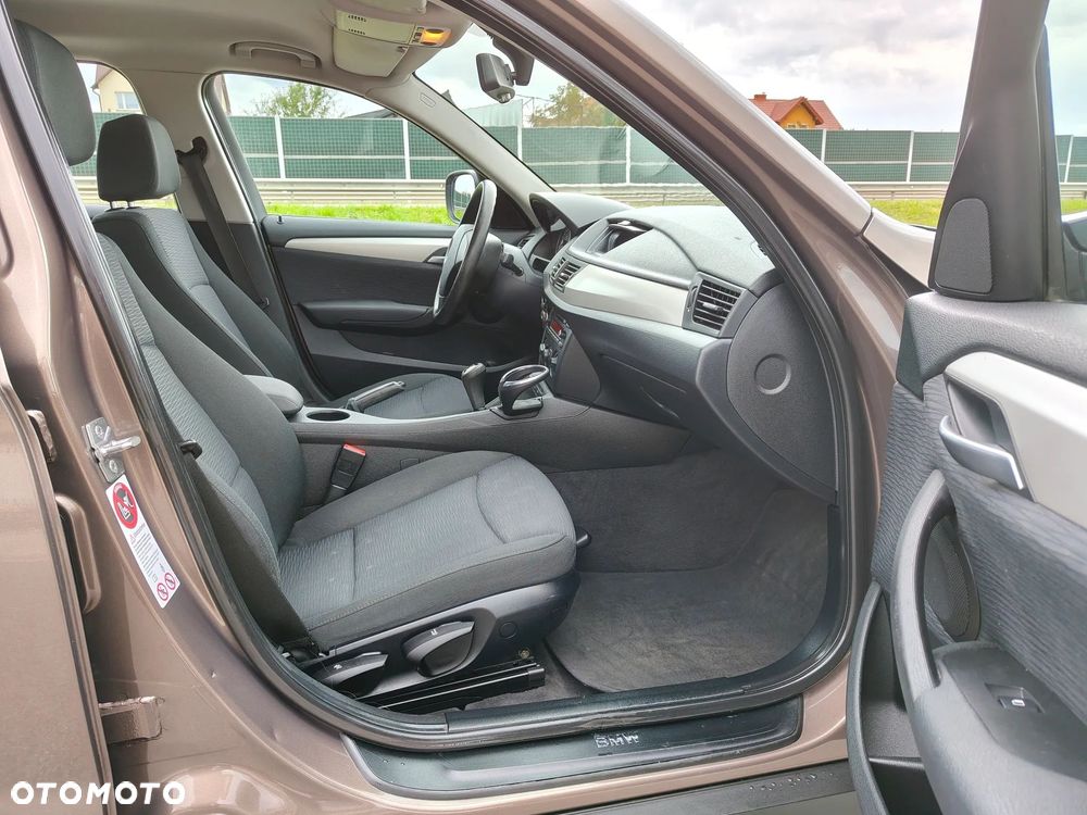 BMW X1 sDrive18d - 38