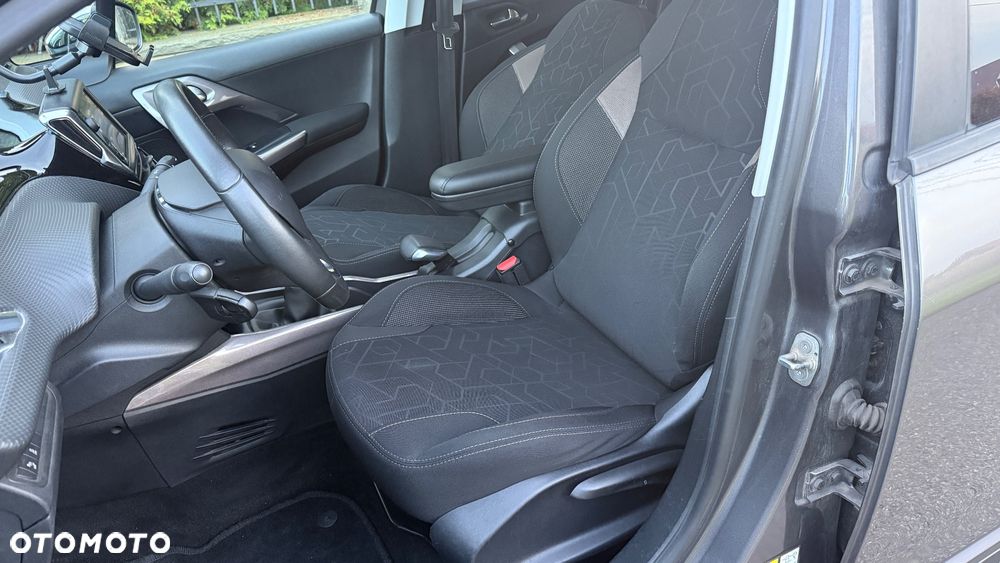 Peugeot 2008 1.2 Pure Tech Active S&S - 29