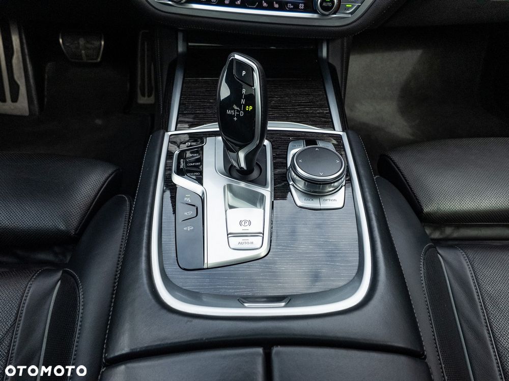 BMW Seria 7 750d xDrive - 19