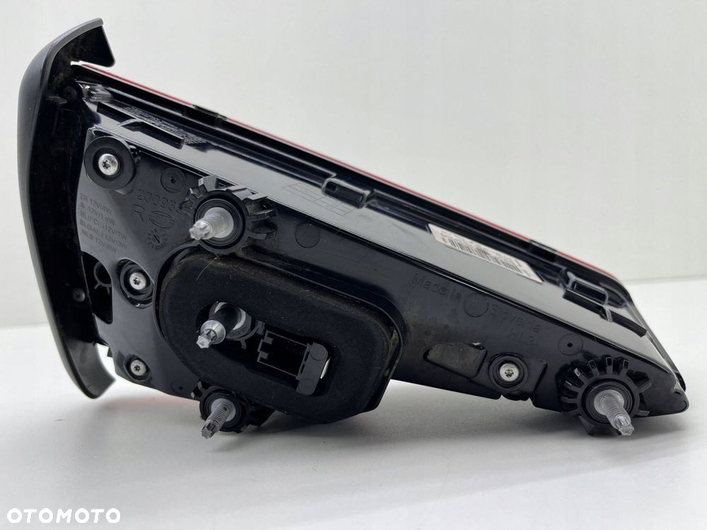 AUDI A4 B9 LAMPA PRAWA TYŁ W KLAPĘ LED 8W5945094B - 10