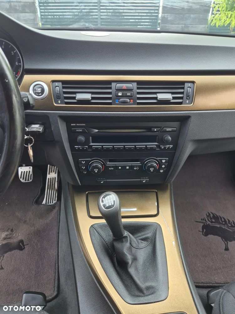 BMW Seria 3 - 22