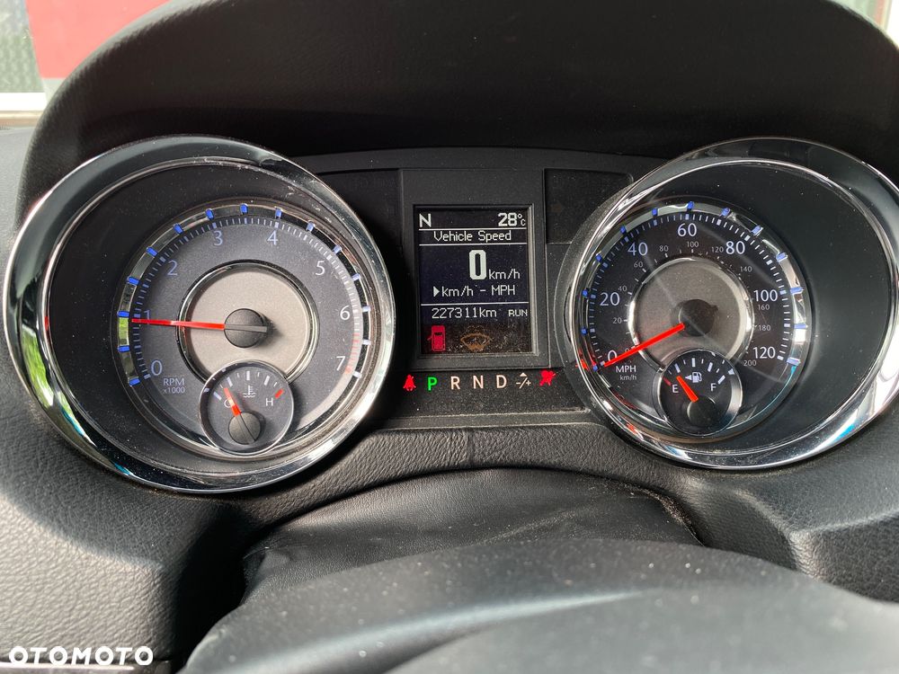 Chrysler Town & Country 3.6 Touring - 10