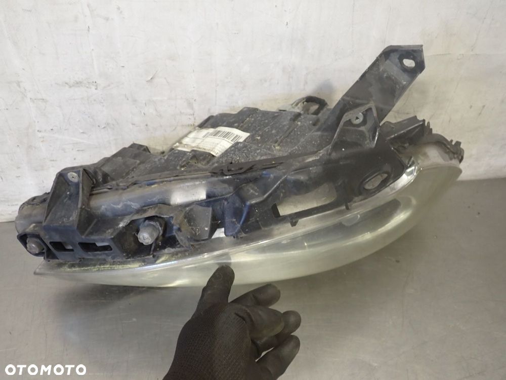 LAMPA PRAWA PRZEDNIA RENAULT CLIO III LIFT 1.5 - 5