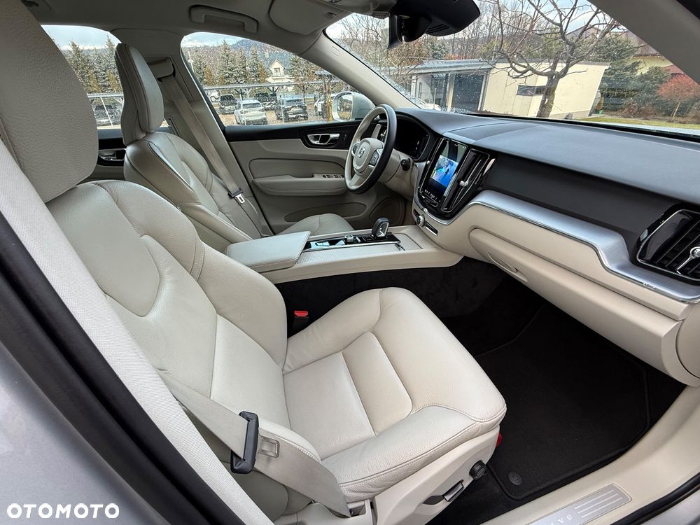 Volvo XC 60 B4 D Ultimate Dark - 18