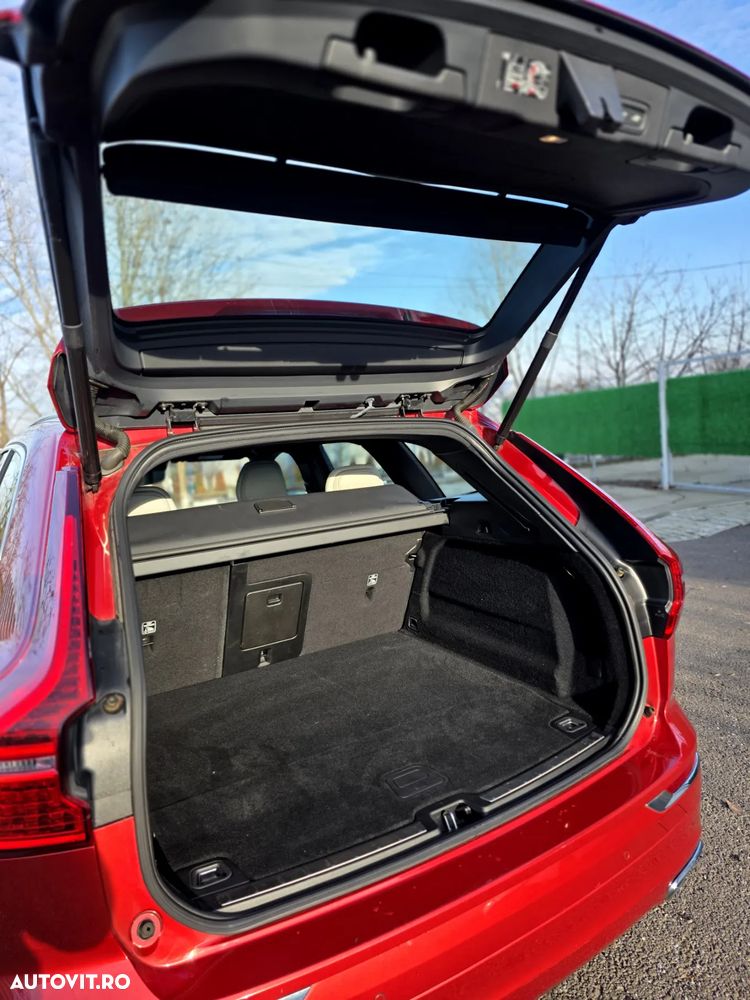 Volvo XC 60 T6 AWD Recharge Geartronic Inscription - 11