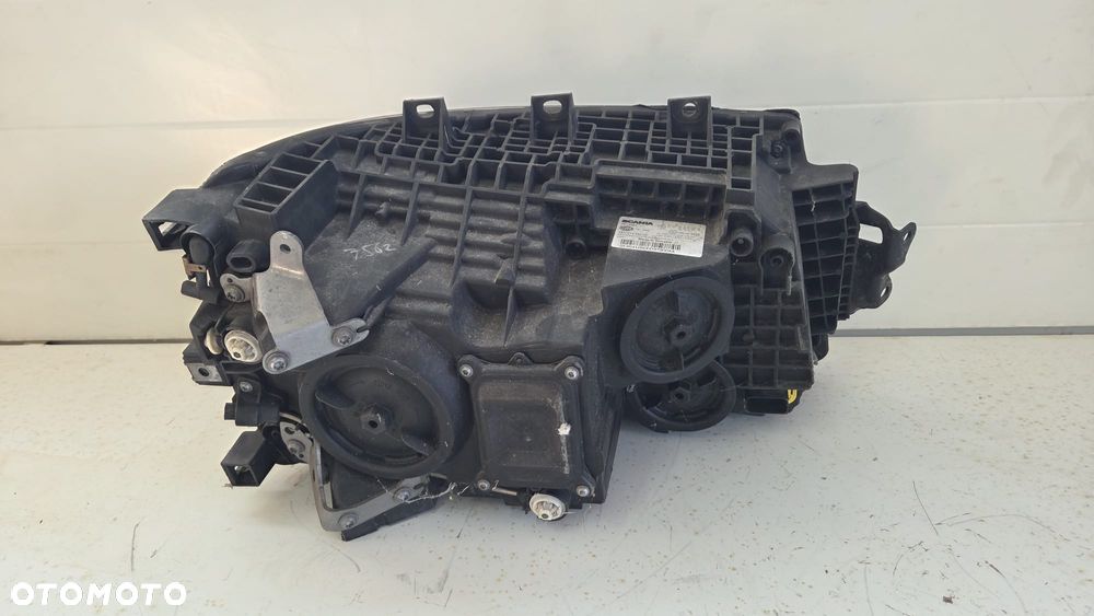 Lampa przednia reflektor H7 Scania 2674384 - 3