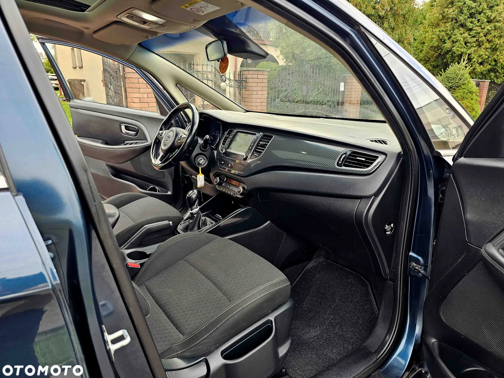 Kia Carens 1.7 CRDi M 7os - 24