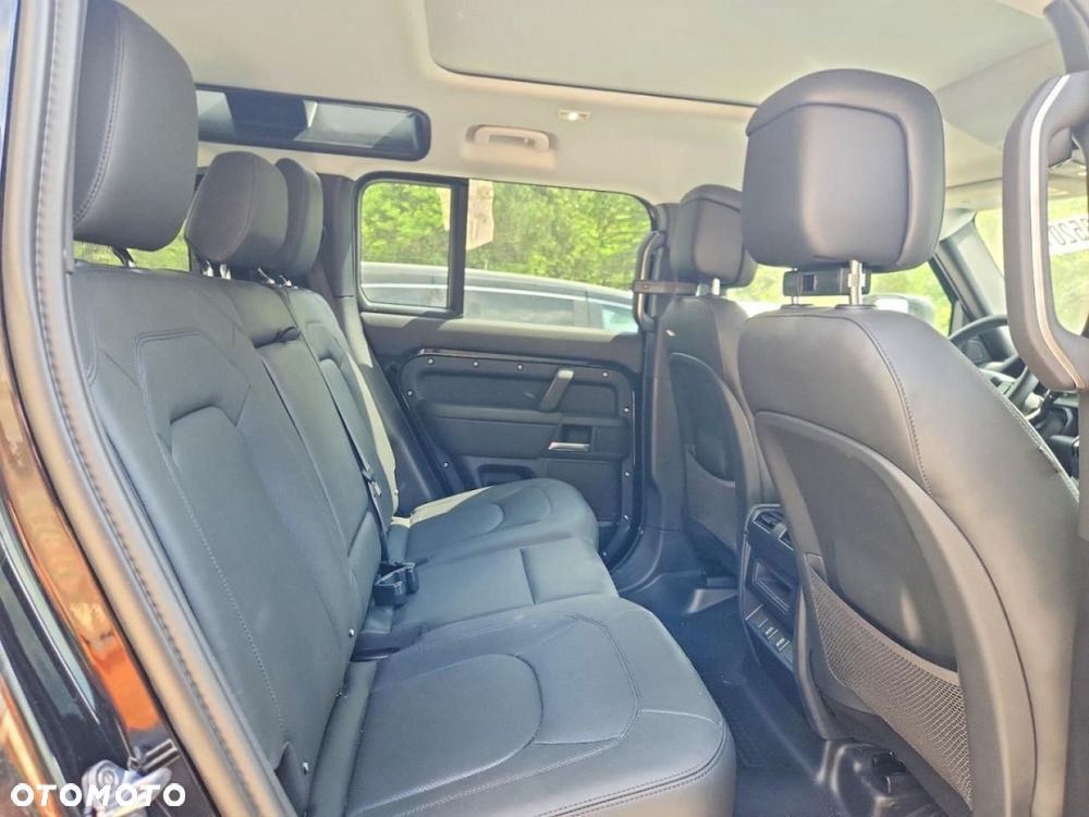 Land Rover Defender - 10