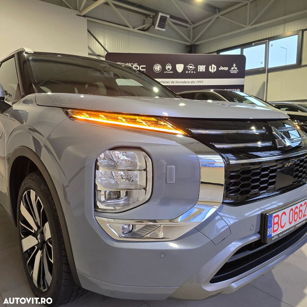 Mitsubishi Outlander - 18
