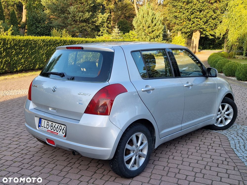 Suzuki Swift - 3