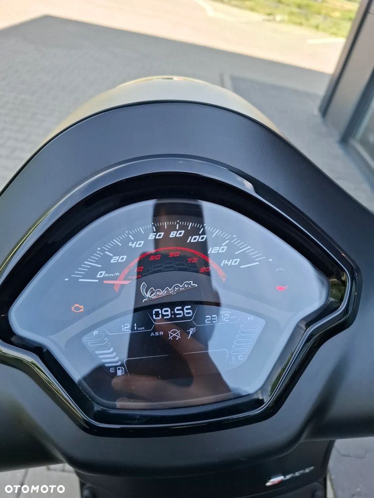 Vespa GTS - 9