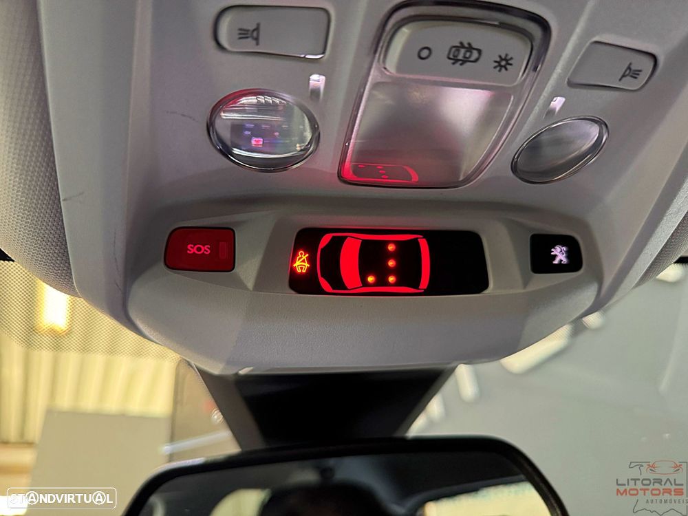 Peugeot 3008 1.2 PureTech Allure EAT6 - 22