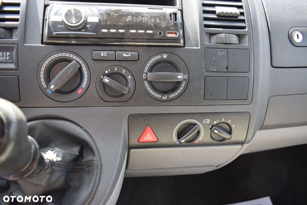 Volkswagen Transporter - 24