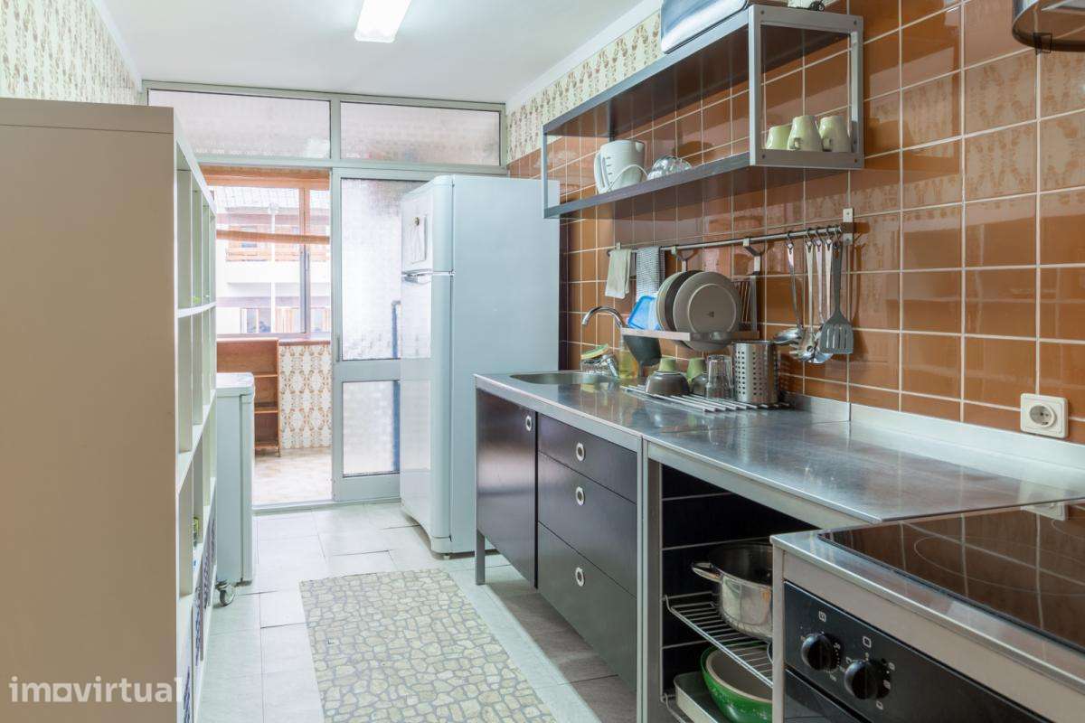 Quarto - localizado em Santa Marinha Porto - Grande imagem: 2/23